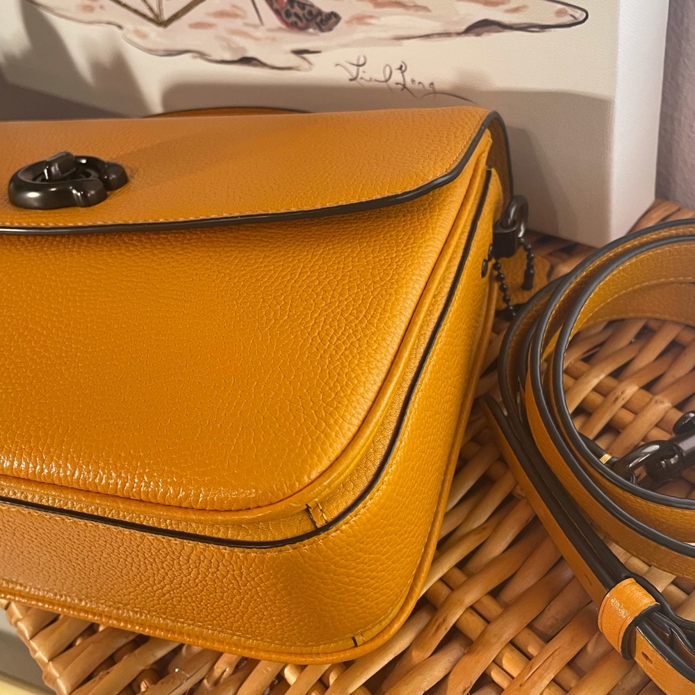 💓SOLD💓Coach Pollen Cassie - Rare  🦄 💛 - Picture 11 of 16
